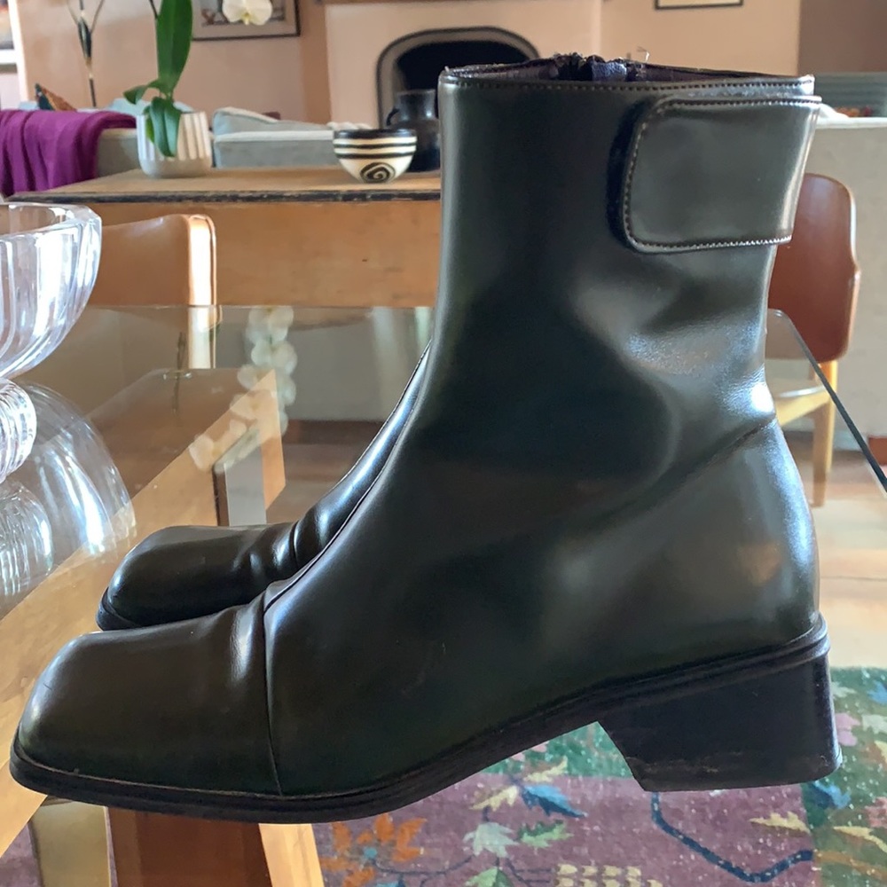 Fabulous square-toe Italian green ankle boot. 💚💚💚 - Picture 3 of 8